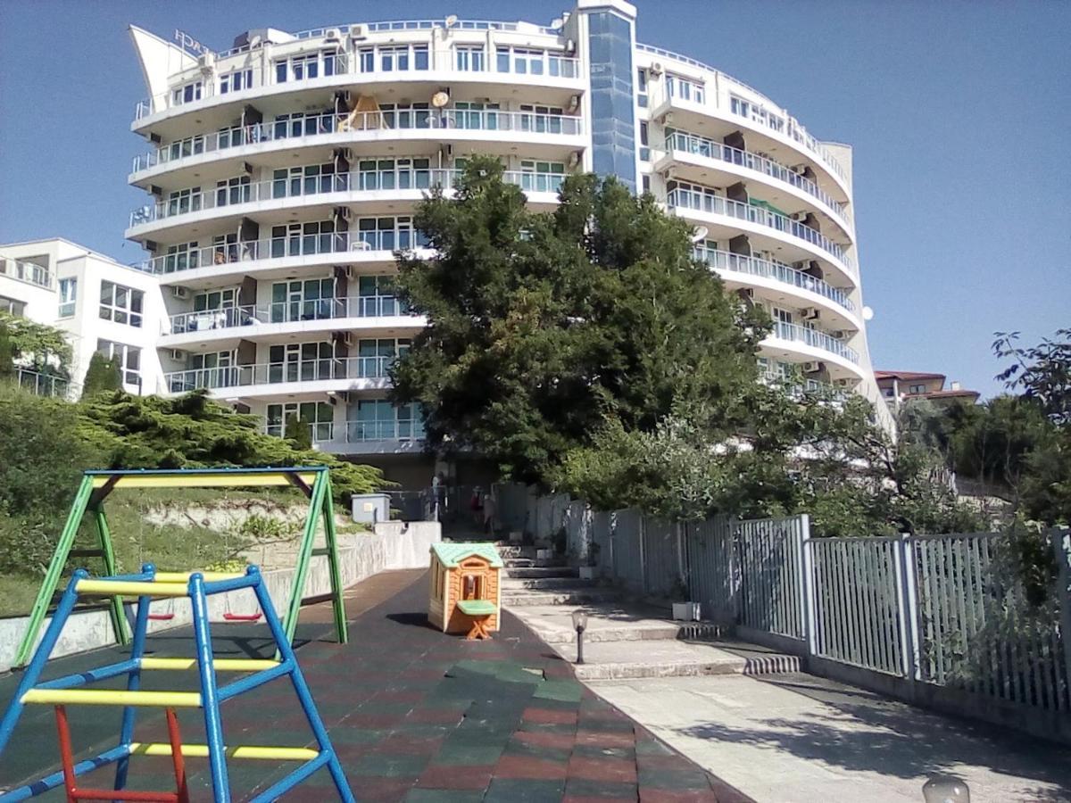 Silver Beach B16 Бяла Екстериор снимка